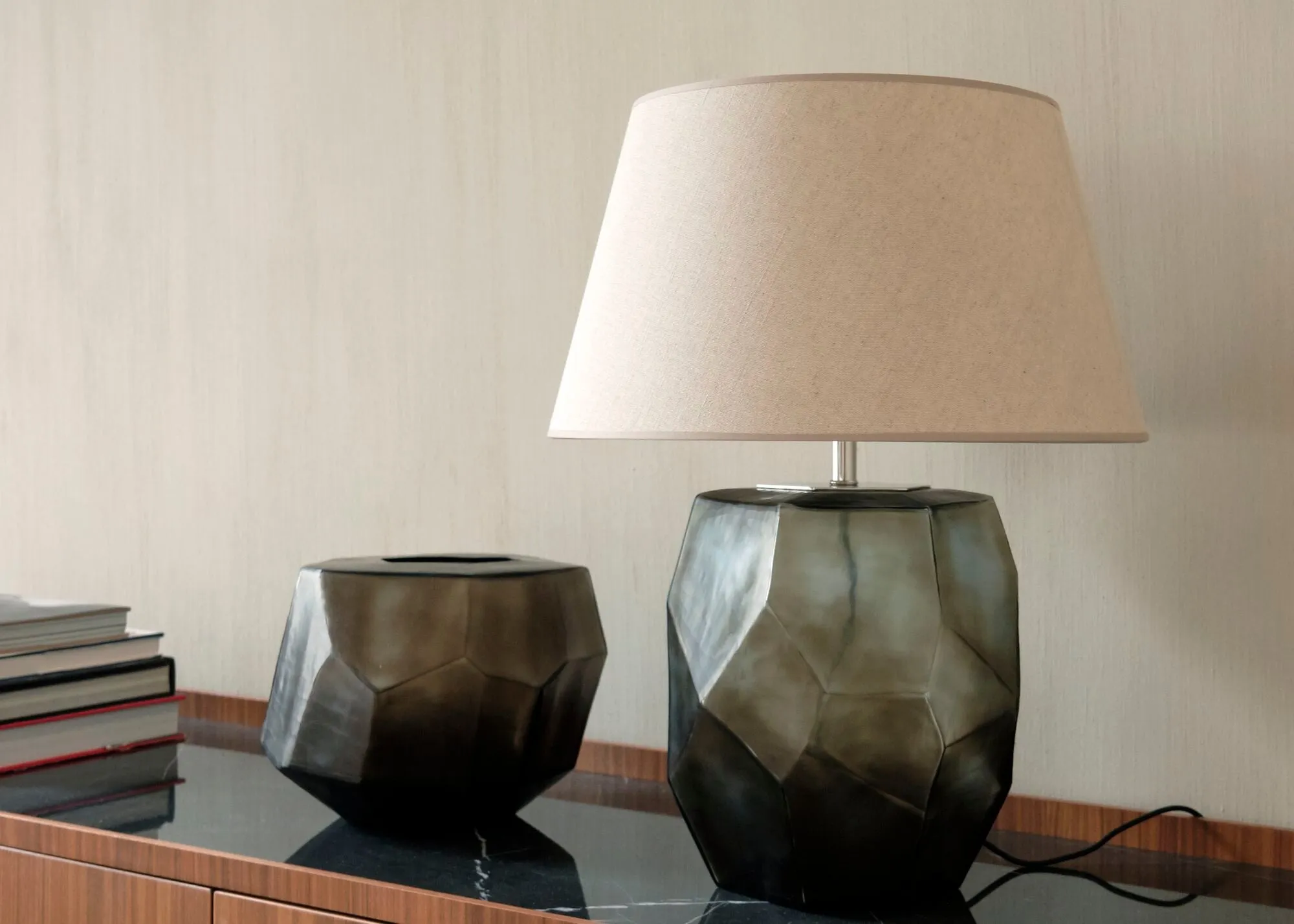 Asymetric Set Of 2 Vases Amethyste