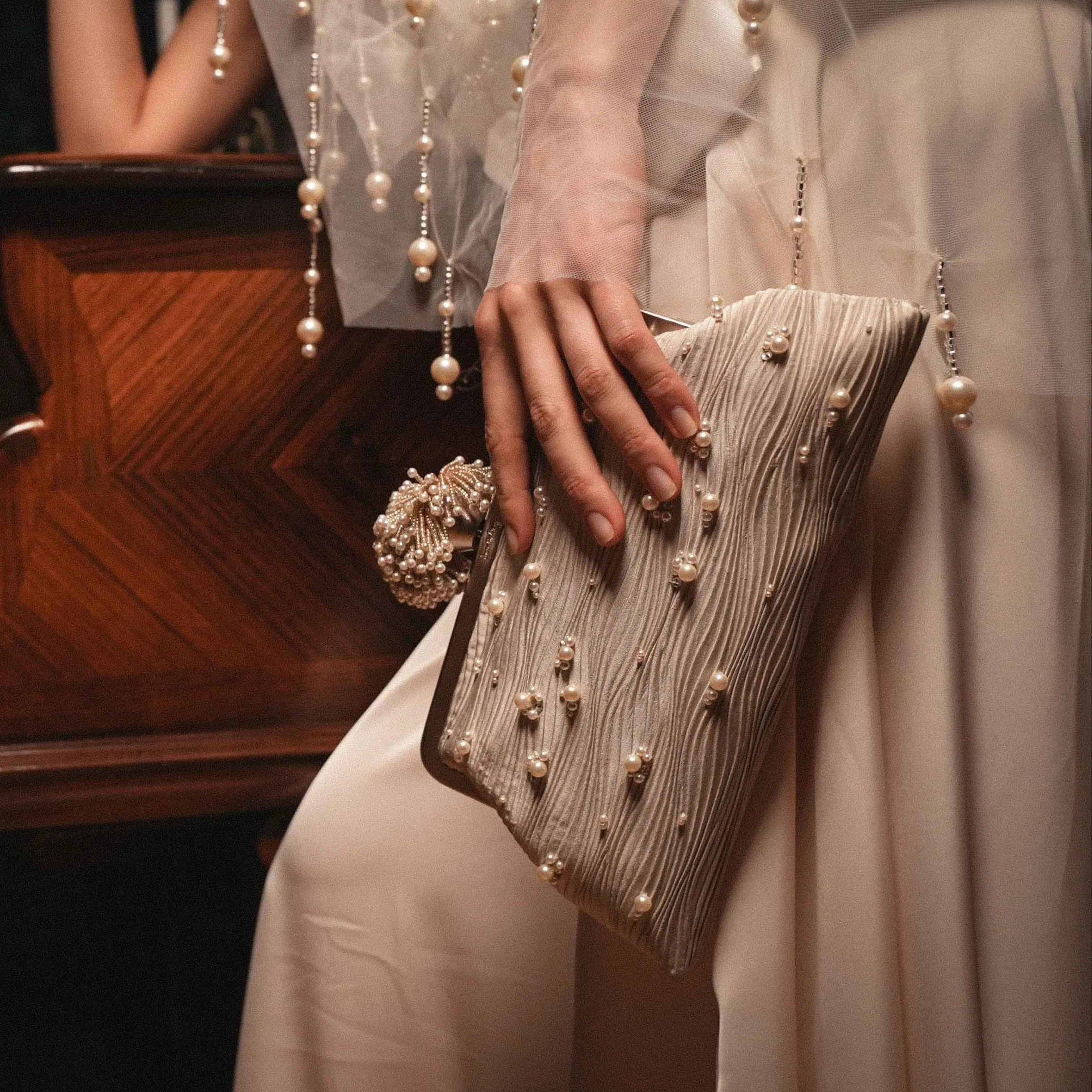 DAHLIA ON PEARLY WAVES CLASSIC BAG