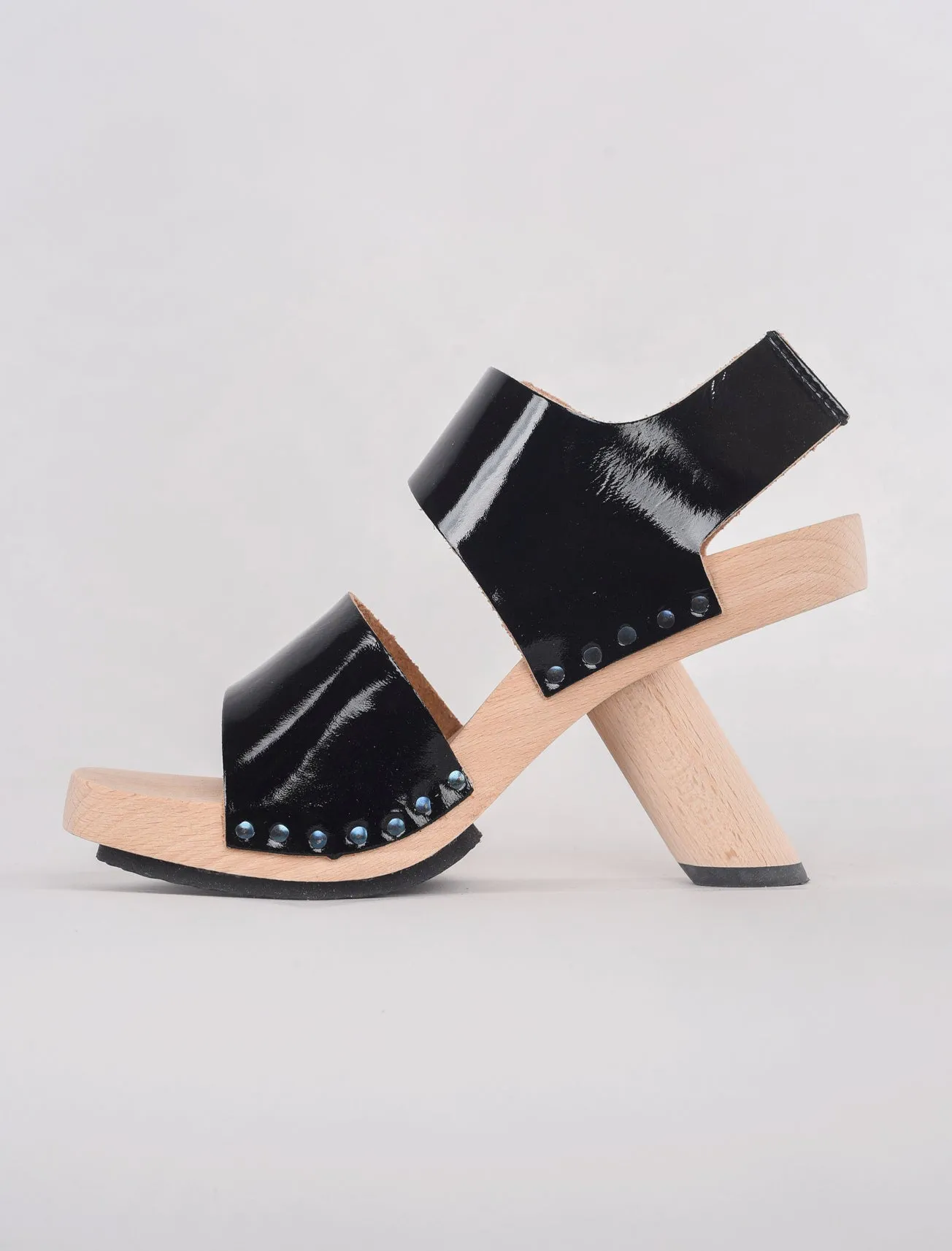 Hoppla Wood Sandal, Black Patent